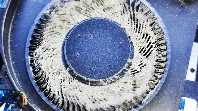 система охлаждения ноутбука забита пылью